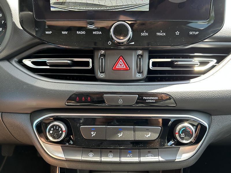 Hyundai i30 26 WG 1,0 T-GDI MT SMART - fotka 27 z 32