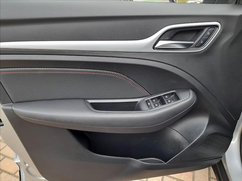 MG ZS 1,5 DVVT Essential - fotka 10 z 21