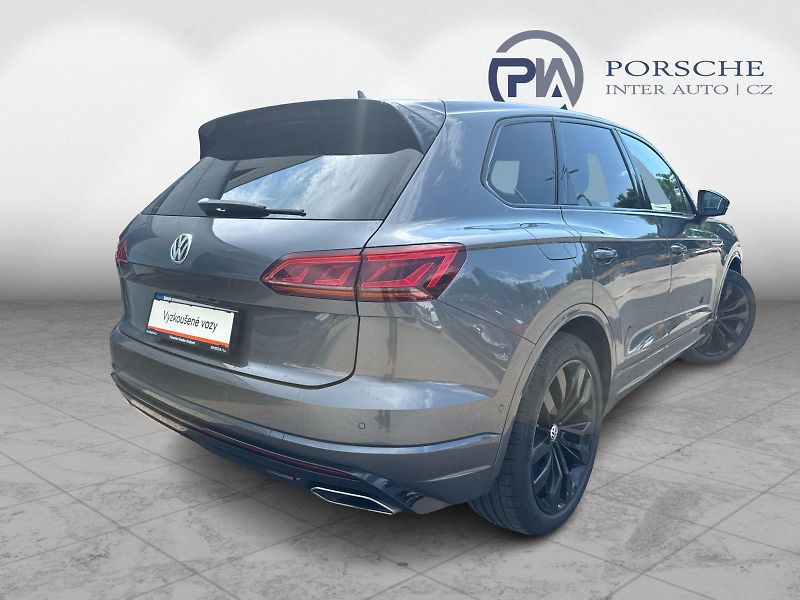 Volkswagen Touareg R-Line 3.0TDI 210kW A8 4x4 - fotka 2 z 24