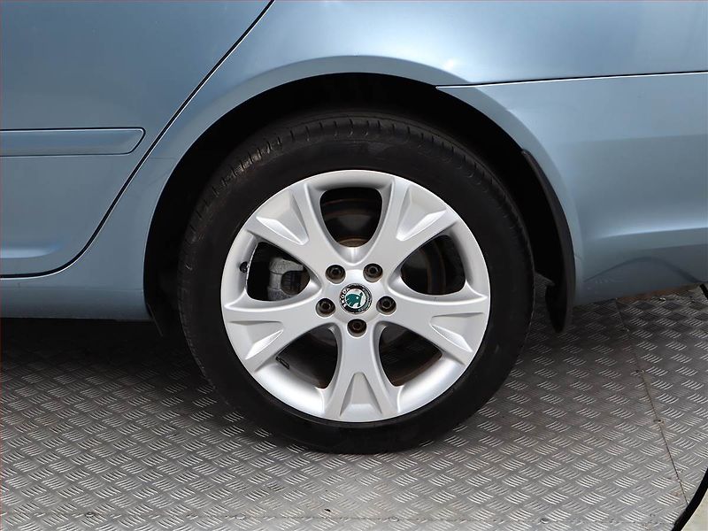 Škoda Octavia (2011) 1.8 TSI, 4X4, Serv.kniha - fotka 12 z 16