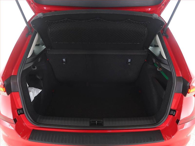 Škoda Kamiq (2024) Ambition 1.0 TSI - fotka 14 z 22