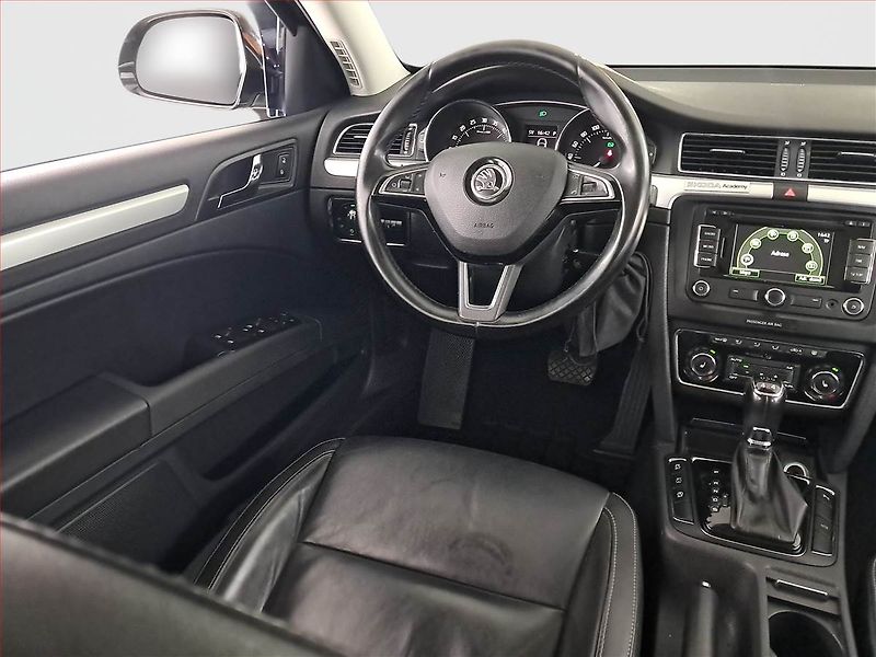Škoda Superb (2014) 2.0 TDI, 4X4, Automat, Kůže - fotka 7 z 24