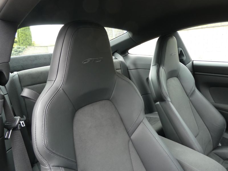 Porsche 911 CARRERA GTS  - fotka 16 z 28