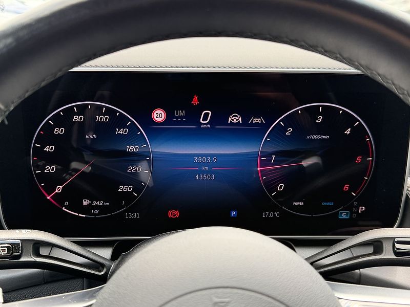 Mercedes-Benz GLC 220 d 4MATIC AMG - fotka 18 z 37