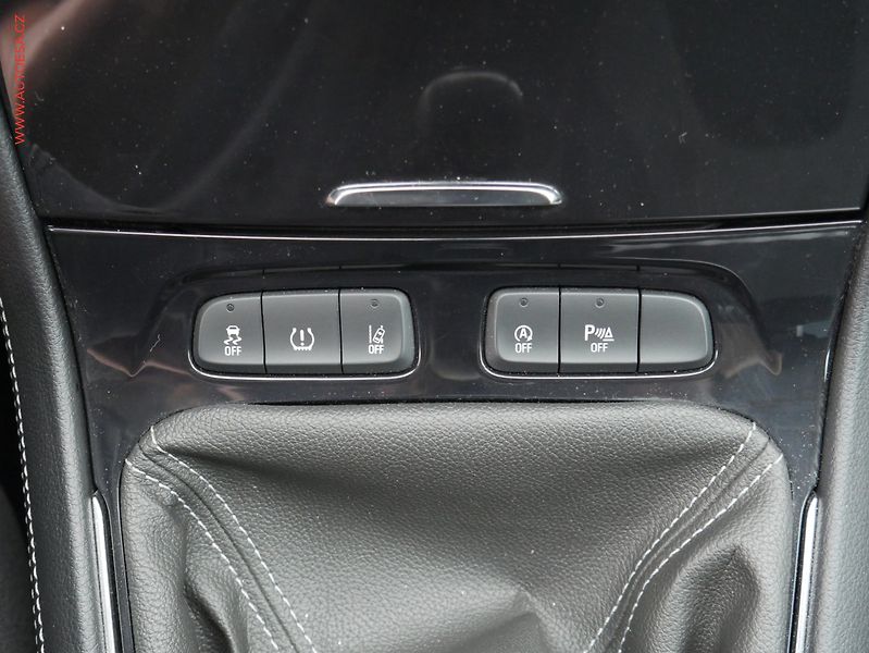 Opel Grandland X (2018) 1.2 T, ČR, AC, tempo, park - fotka 18 z 19