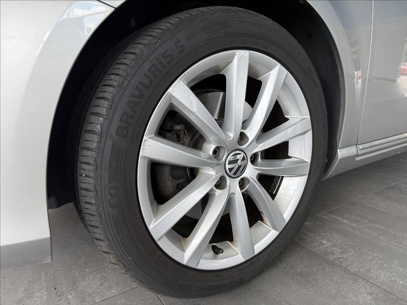Volkswagen Passat 2,0   DSG,HIGHLINE,SERVISKA - fotka 9 z 30