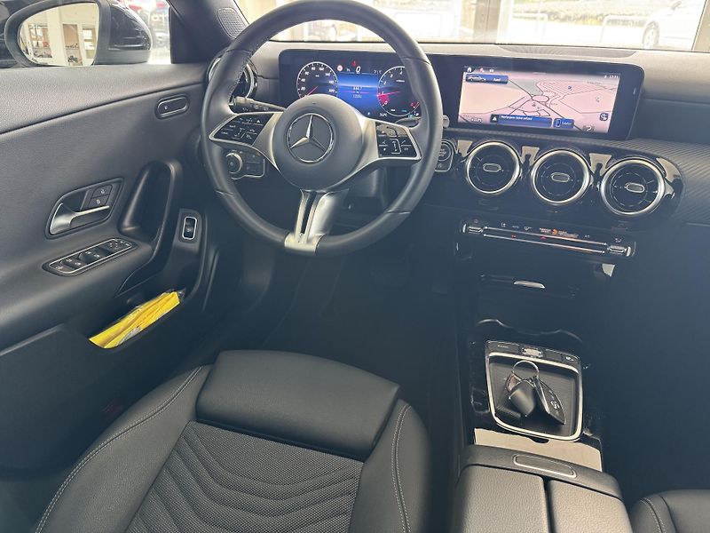 Mercedes-Benz CLA (2025) CLA 200 Shooting Brake NAVI  - fotka 11 z 26