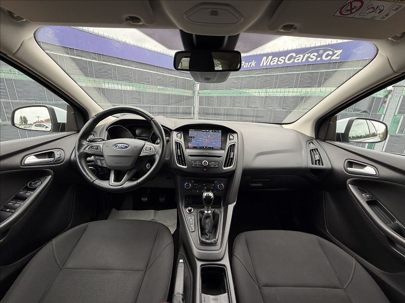 Ford Focus 1.5 TDCi Business - fotka 7 z 18
