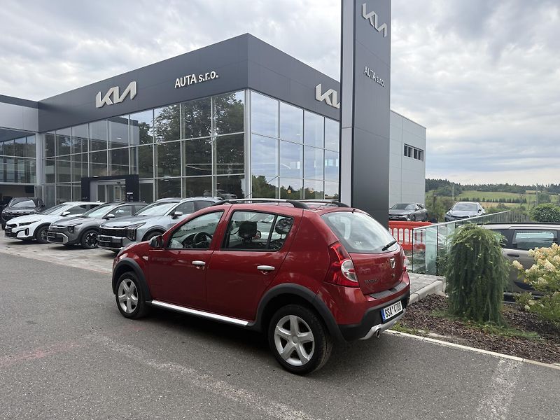 Dacia Sandero 1.5DCi - fotka 7 z 9