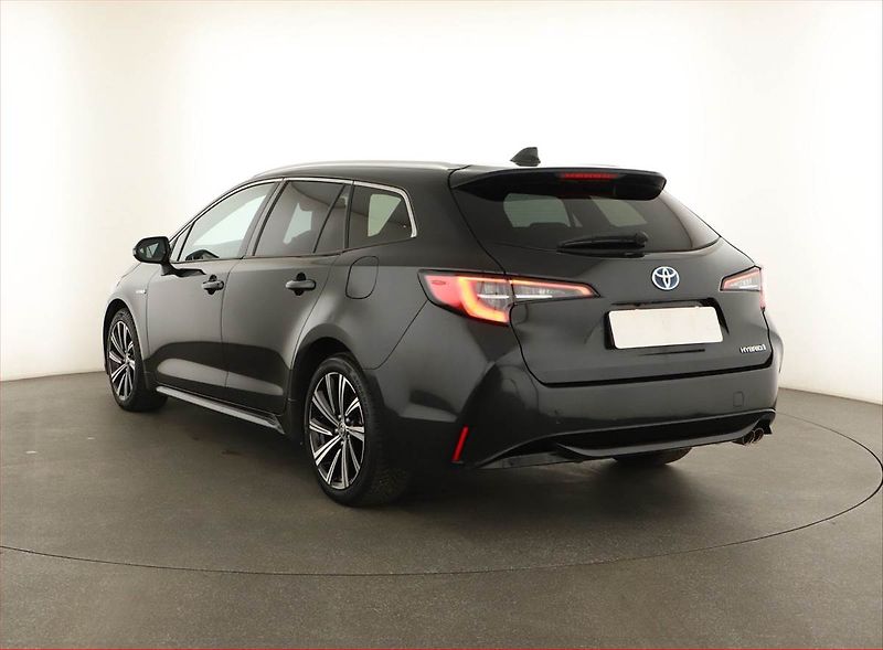 Toyota Corolla (2021) 2.0 Hybrid - fotka 4 z 15