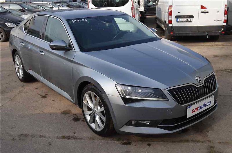 Škoda Superb (2016) III. 2,0 TDI DSG - fotka 3 z 20