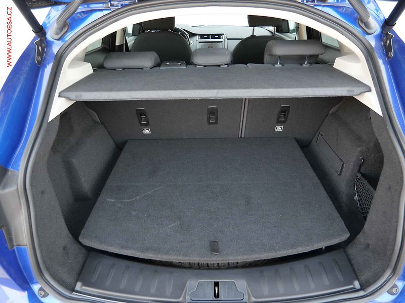 Jaguar E-Pace (2018) 2.0 D D150, LED, navi, kamera - fotka 7 z 21