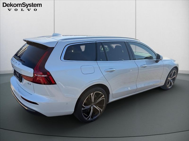 Volvo V60 (2026) 2,0 B4 Plus Bright 6703 - fotka 3 z 14
