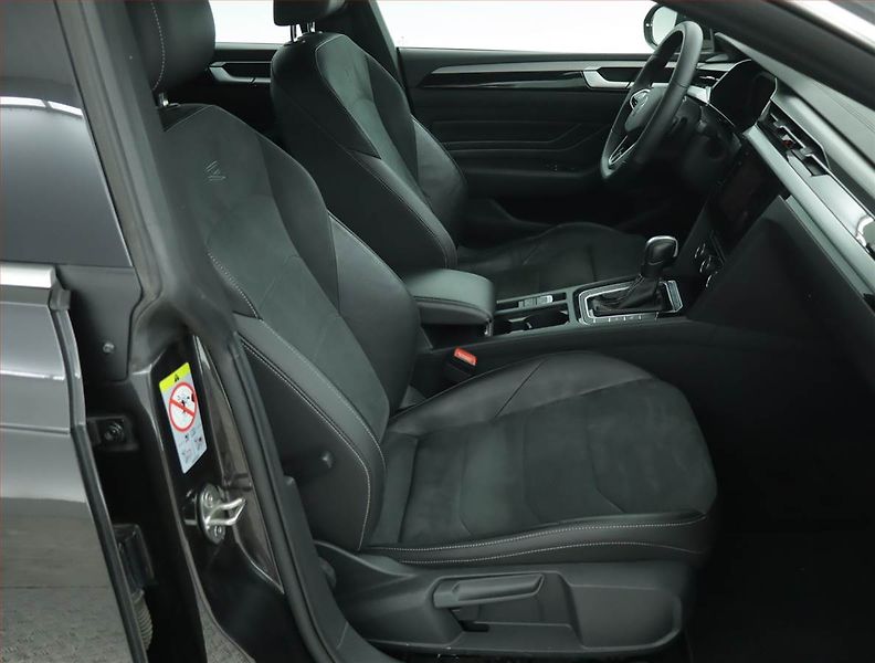Volkswagen Arteon (2023) R-line 2.0 TDI 4Motion - fotka 9 z 16
