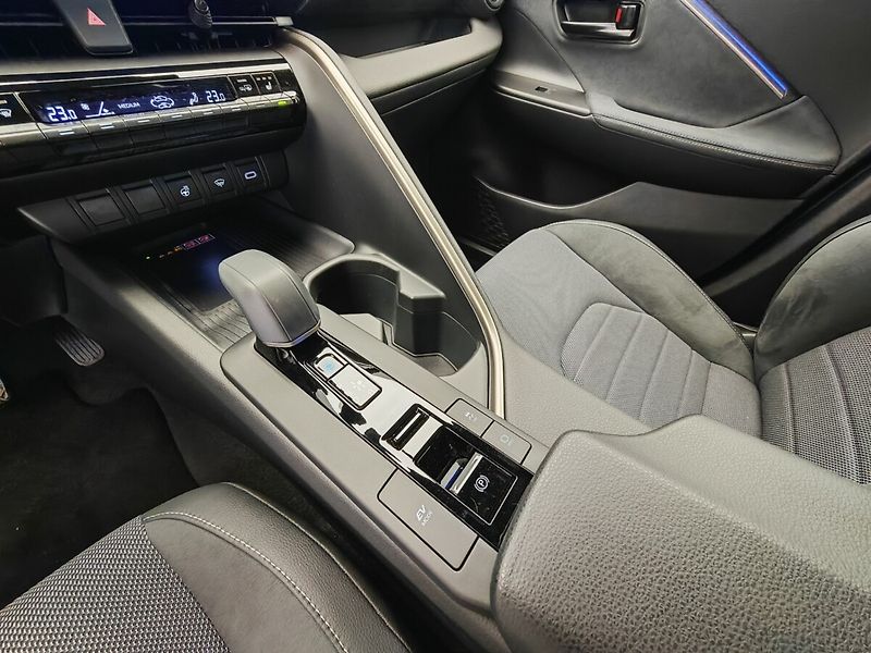Toyota C-HR 2.0 Hybrid 4x2 Executive - fotka 43 z 48