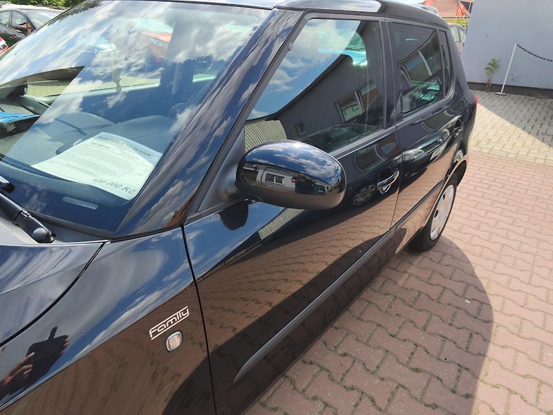 Škoda Fabia (2011) II. 1,2 TSi 63kW - fotka 26 z 26