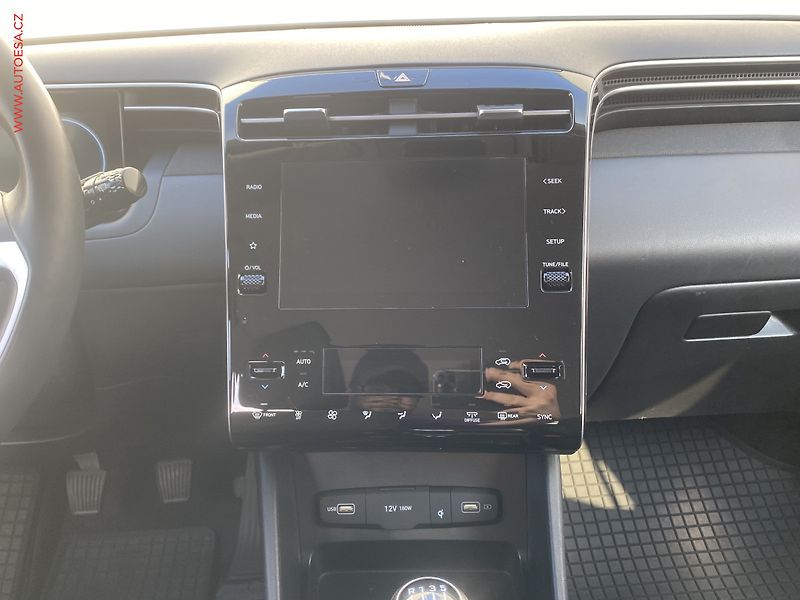 Hyundai Tucson (2022) 1.6 T-GDI, ČR, LED, park. - fotka 12 z 20
