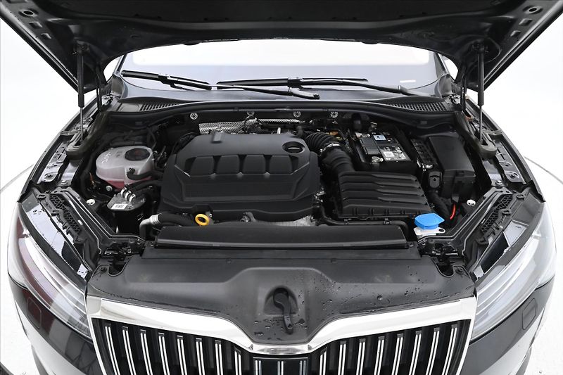Škoda Superb 2,0 TDI 110kW Style Záruka až - fotka 9 z 32