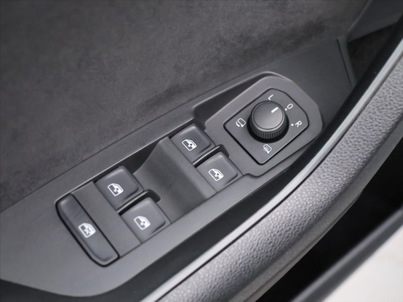 Škoda Kodiaq 2,0 TDI 110kW Sportline Webast - fotka 15 z 35