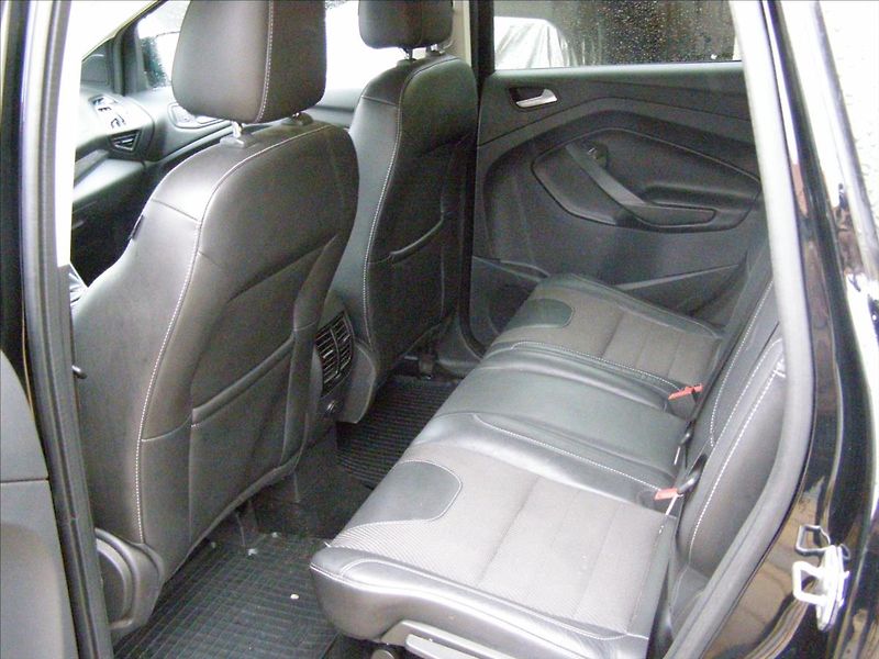 Ford Kuga 2,0   TDCI 2 majitel - fotka 18 z 30