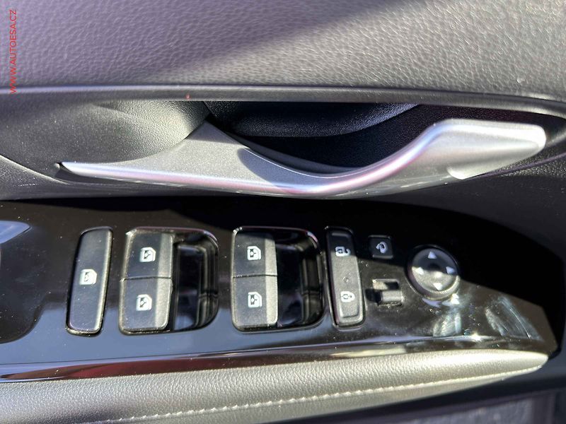 Hyundai Tucson (2022) 1.6 T-GDi 4x4, 2.maj,ČR - fotka 11 z 19