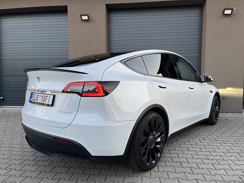 Tesla Model Y (2022) PERFORMANCE 393 Kw ,RYZEN,DPH - fotka 11 z 29