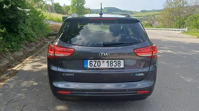 Kia Ceed SW (2017) - fotka 10 z 23