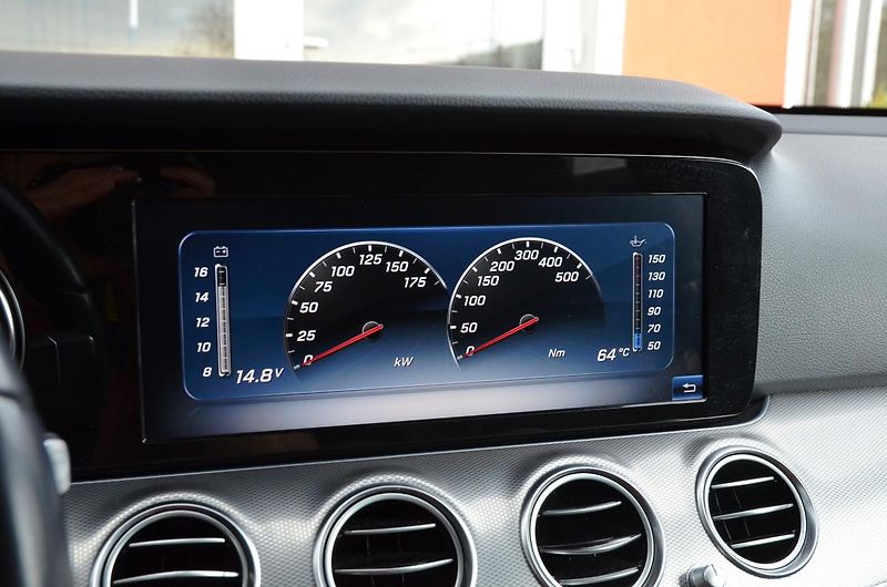 Mercedes-Benz Třídy E (2019) E 220d // REZERVOVÁNO // - fotka 41 z 46