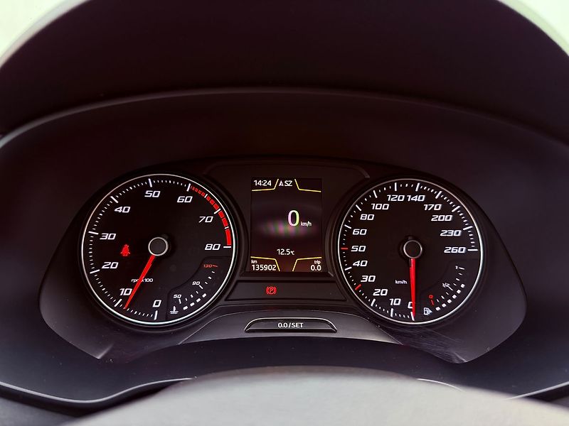 Seat Leon 1.4 TSi FR, Serviska - fotka 19 z 30
