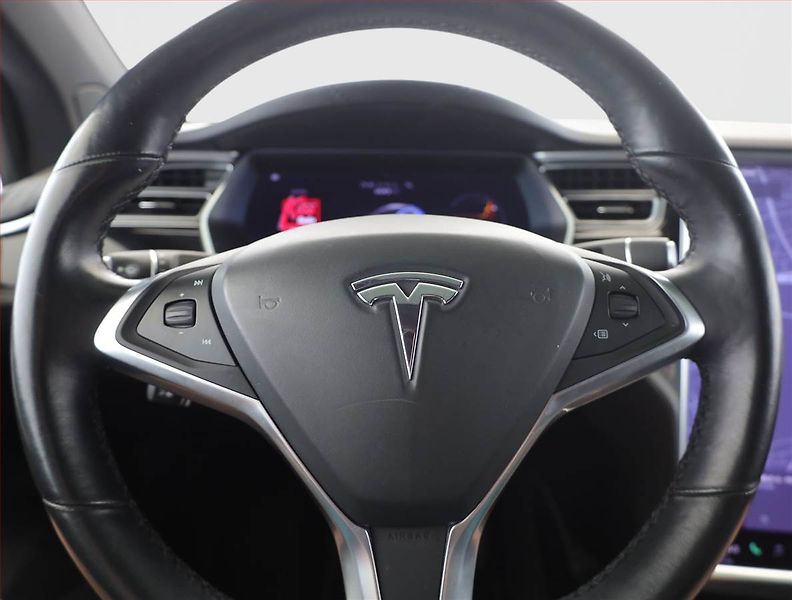 Tesla Model X (2018) 100D, SoH 92% - fotka 8 z 27