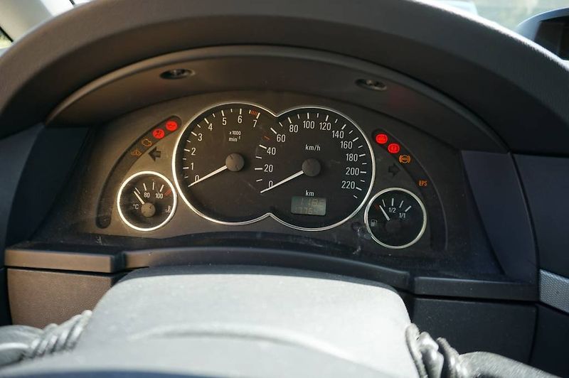 Opel Meriva (2003) 1,6 - fotka 19 z 25