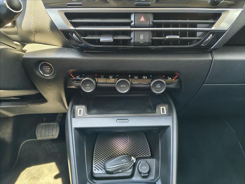 Citroën C4 1,5   SHINE Pack - fotka 10 z 22