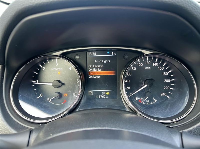 Nissan X-Trail 1,6 dCi  7-míst automat - fotka 24 z 38