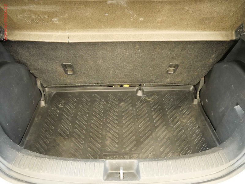 Mazda 2 (2008) 1.3 i, ČR, AC - fotka 7 z 17
