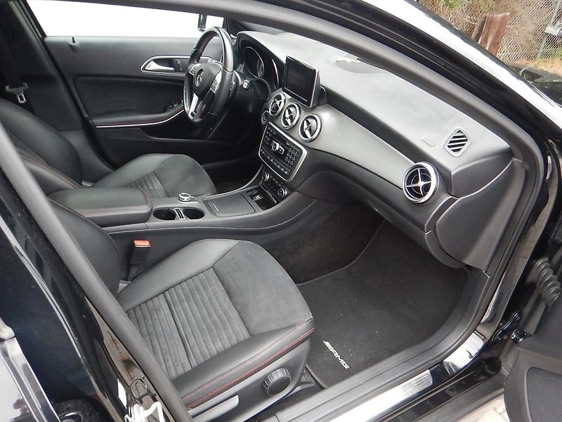 Mercedes-Benz GLA 220 CDI 4MATIC AMG AUTOMAT - fotka 14 z 33