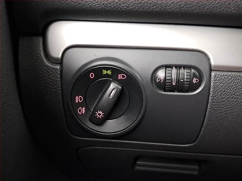 Volkswagen Golf (2009) 1.4 16V, po STK, Tažné - fotka 13 z 13