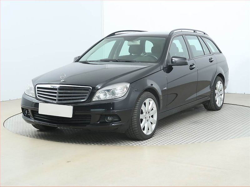Mercedes-Benz Třídy C (2010) C 220 CDI, Navi, Tempomat - fotka 2 z 15