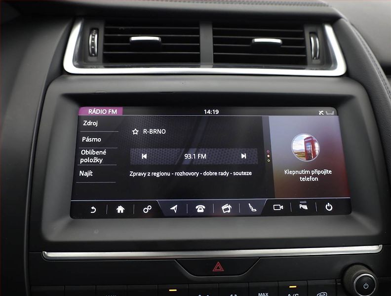 Jaguar E-Pace (2021) D150 AWD - fotka 15 z 20