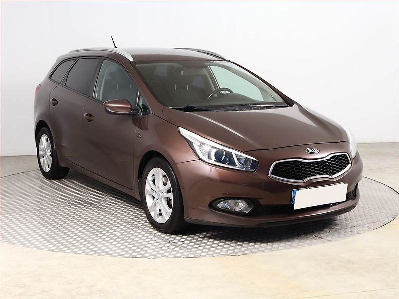 Kia Ceed (2013) 1.6 CRDi, Serv.kniha, Navi - fotografie inzerátu