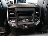 Dodge RAM (2025) 5.7 V8 Laramie Sport 6 LIFT - náhled 38