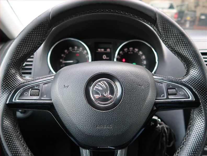 Škoda Yeti (2016) 2.0 TDI, 4X4, Automat, Navi - fotka 16 z 20