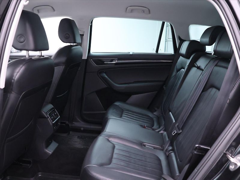 Škoda Kodiaq 2,0 TDI DSG 4x4 L&K DPH CZ 1Ma - fotka 14 z 39