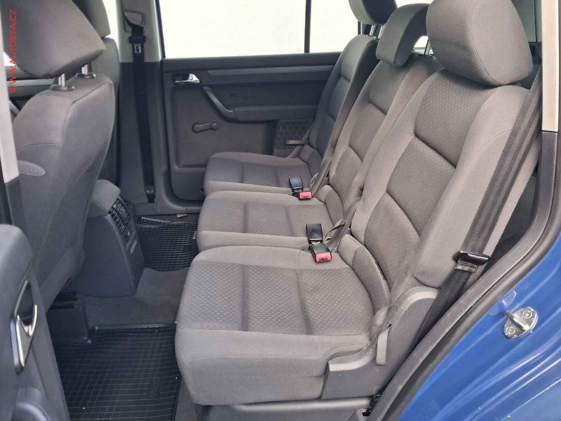 Volkswagen Touran (2005) 1.9 TDi, 2.maj,ČR, Klima - fotka 10 z 14