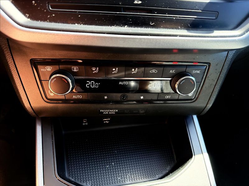 Seat Arona 1,0 TSi STYLE - fotka 14 z 32