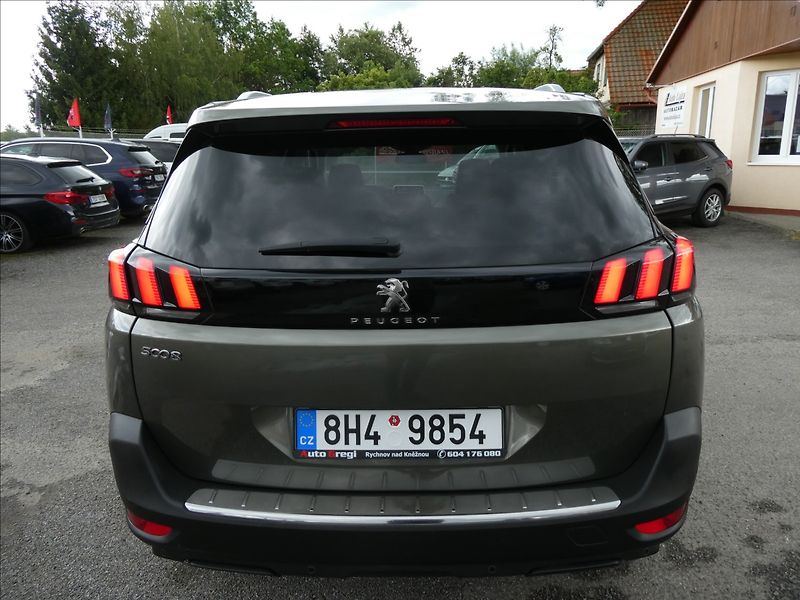 Peugeot 5008 2,0 HDi 110kW Allure serviska - fotka 8 z 41