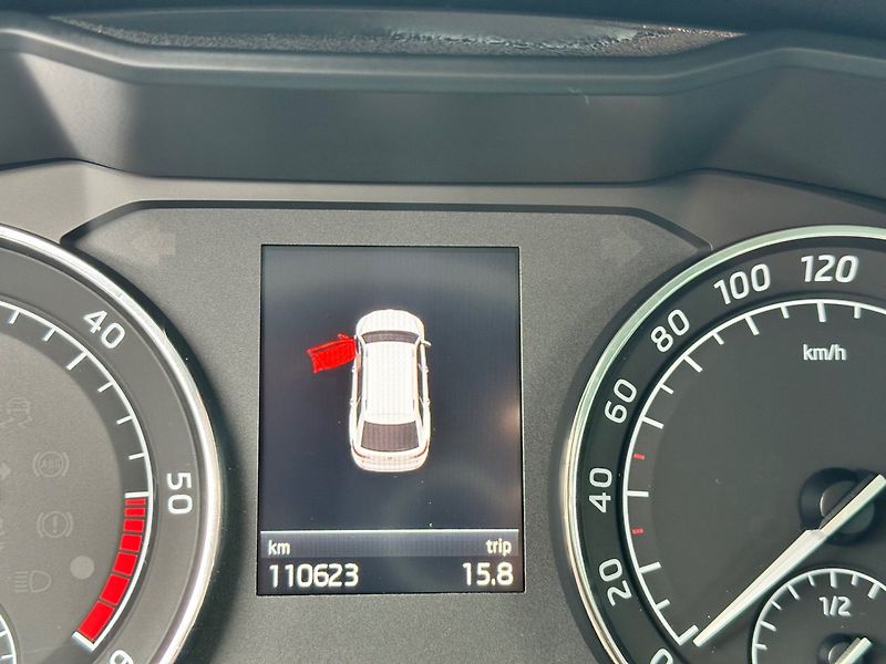 Škoda Superb (2018) 1.6TDi DSG, KAMERA, NAVI - fotka 8 z 20