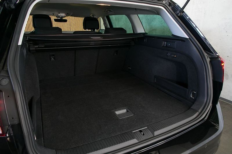 Volkswagen Passat 2.0TDI 110kW DSG Tažné Kamera - fotka 20 z 21