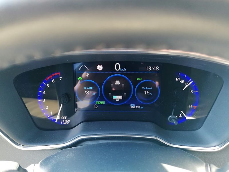 Toyota Corolla (2021) 1.8 Hybrid Executive,Head-up - fotka 18 z 33