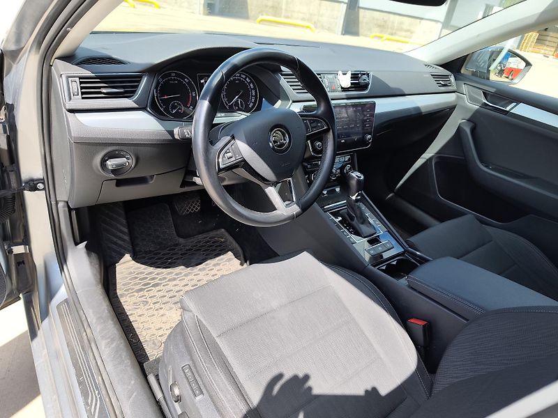 Škoda Superb (2018) Vozidlo je v perfektním stavu - fotka 12 z 18