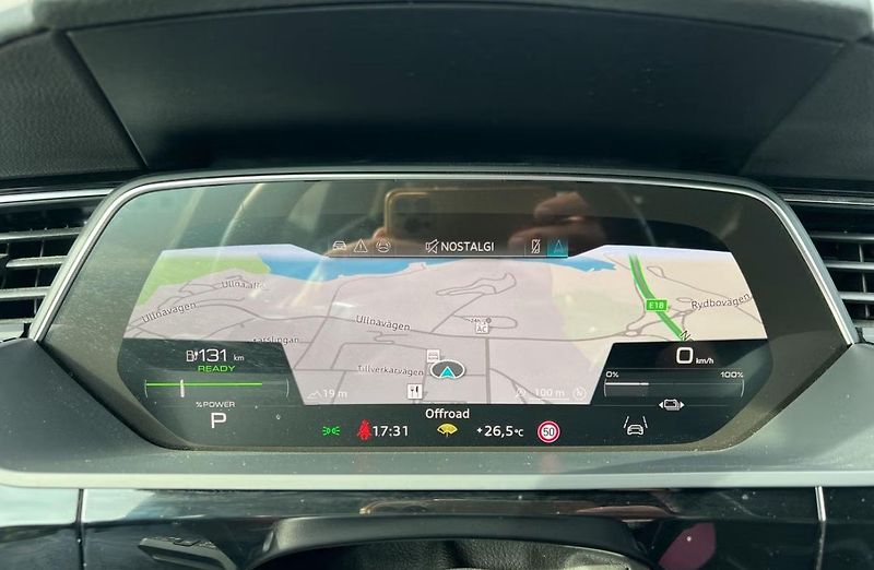 Audi Q8 e-tron 55 Sportback Q 360 Matrix Pano - fotka 26 z 36